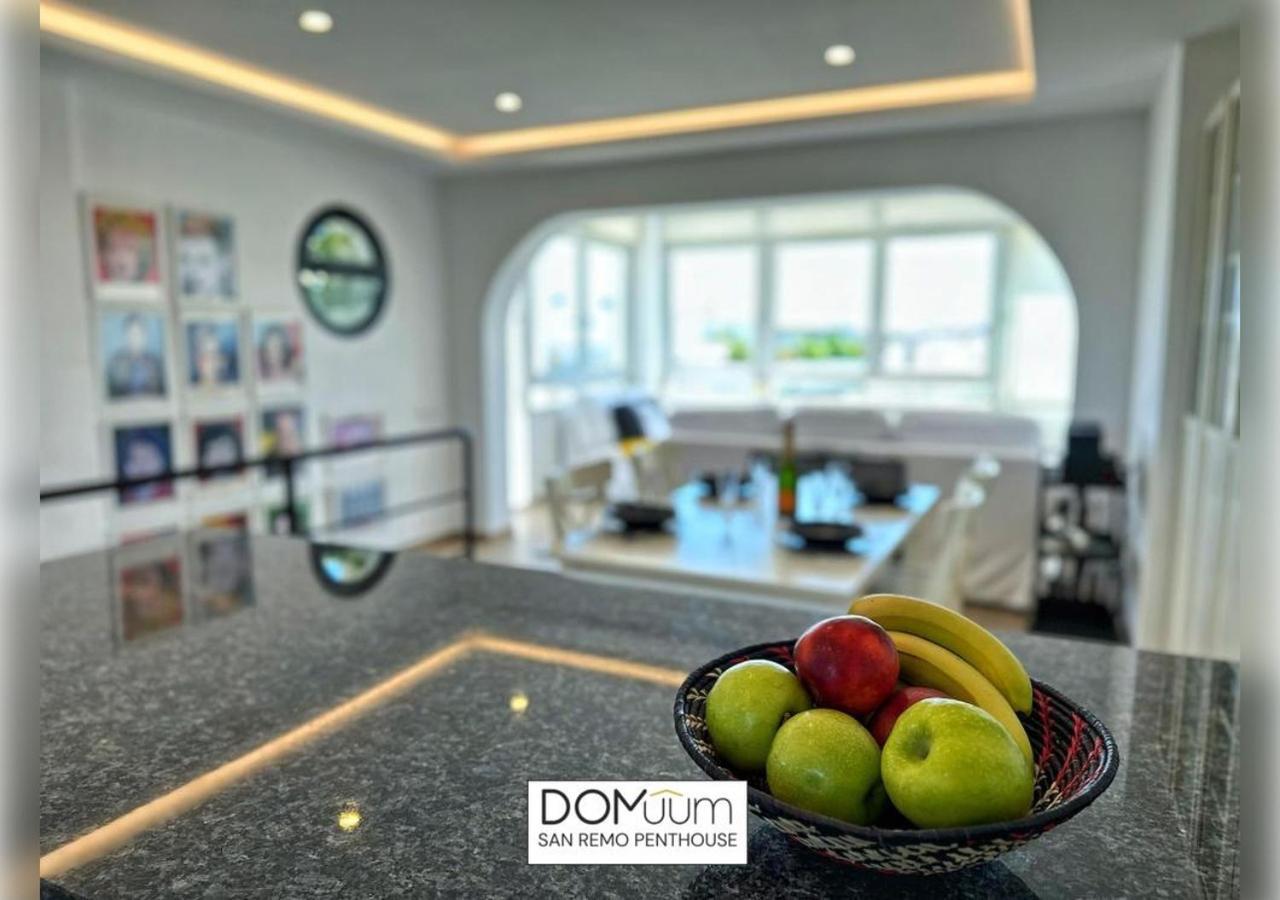 Domuum Holidays - San Remo Penthouse 萨洛 外观 照片