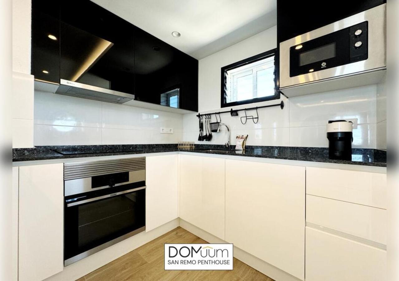 Domuum Holidays - San Remo Penthouse 萨洛 外观 照片
